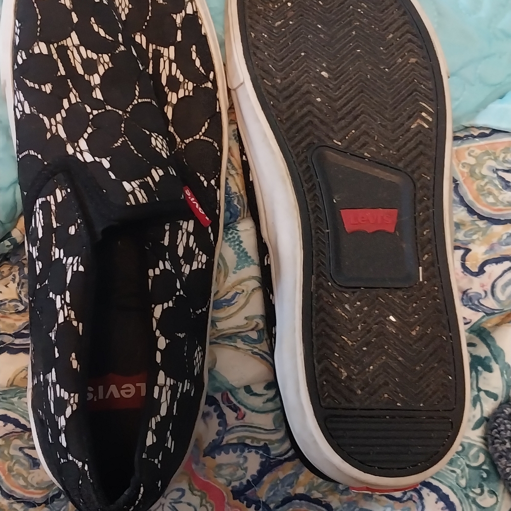 Ladies 7.5 Levi slide on shoes